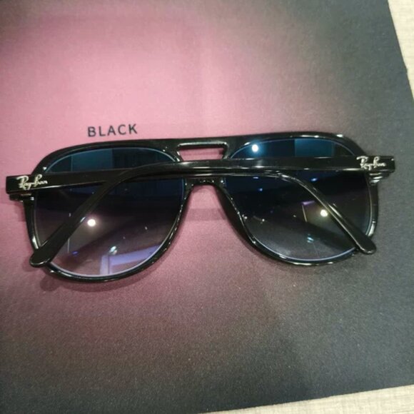 Ray-Ban RB4376 Sunglasses | Black Frame | Gradient Lenses | Unisex - Picture 3 of 5